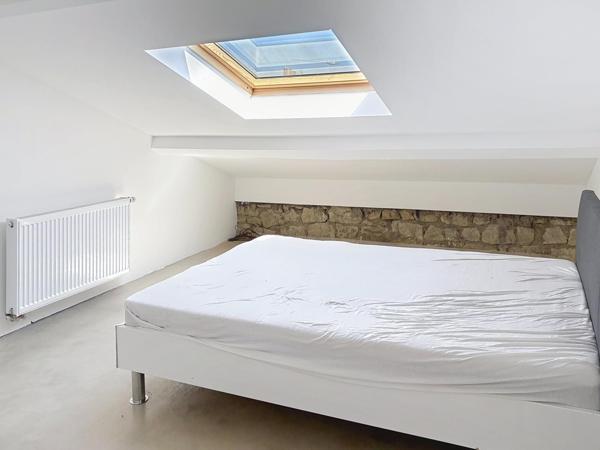 Maison spacieuse avec 6 chambres et immense jardin