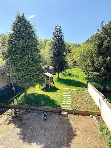 Maison spacieuse avec 6 chambres et immense jardin