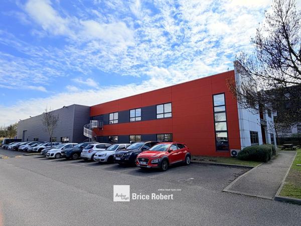 Bureaux avec espace de stockage à vendre ou louer à Saint-Priest accès A43
