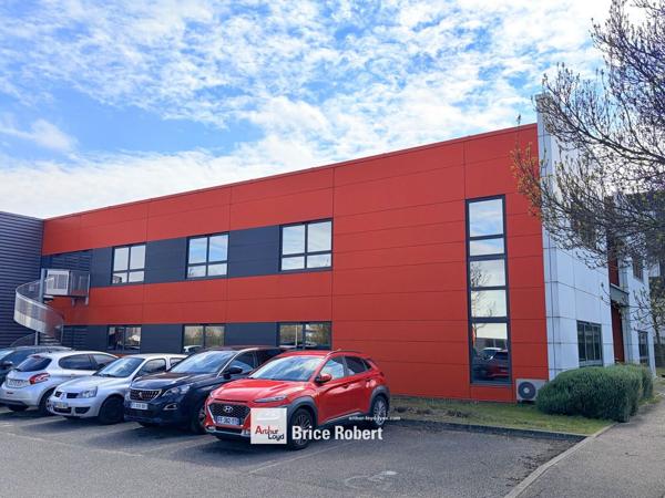 Bureaux avec espace de stockage à vendre ou louer à Saint-Priest accès A43
