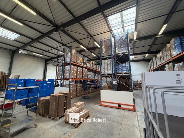 Bureaux avec espace de stockage à vendre ou louer à Saint-Priest accès A43
