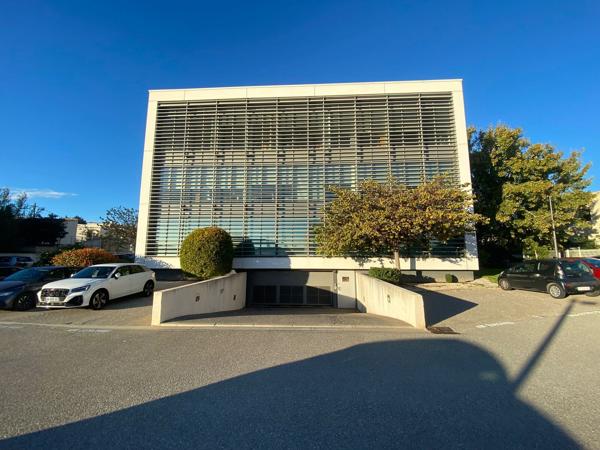 Très beaux bureaux à vendre ou à louer - ZFU - 13016 Marseille