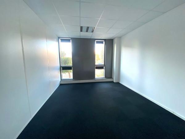 Très beaux bureaux à vendre ou à louer - ZFU - 13016 Marseille
