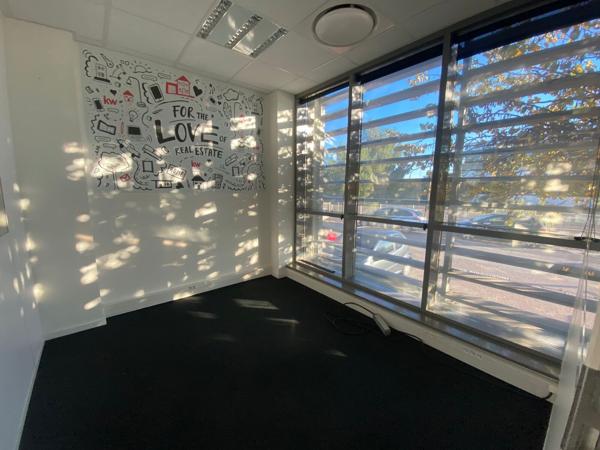 Très beaux bureaux à vendre ou à louer - ZFU - 13016 Marseille