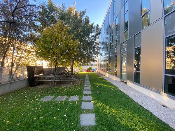 Très beaux bureaux à vendre ou à louer - ZFU - 13016 Marseille