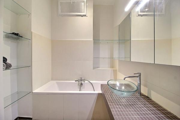 Appartement T3 de 70 m² avec terrasse et jardin + studio de 16m² + dependances