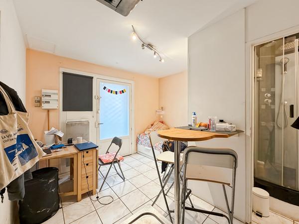 Appartement T3 de 70 m² avec terrasse et jardin + studio de 16m² + dependances