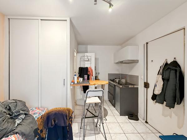 Appartement T3 de 70 m² avec terrasse et jardin + studio de 16m² + dependances