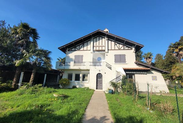 PAU - LOCATION UNIQUE - Appartement T4 de 90m² dans une maison