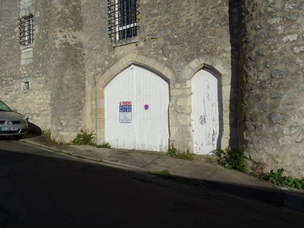 Garage fermé à vendre à Chauvigny dans la Vienne (86300), ref : 2526