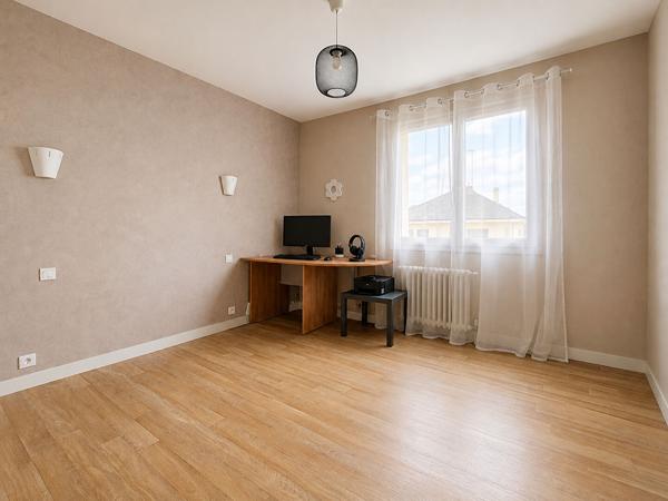 Maison 6 pièces à vendre à Mauges sur Loire - 126 m² avec jardin et garage