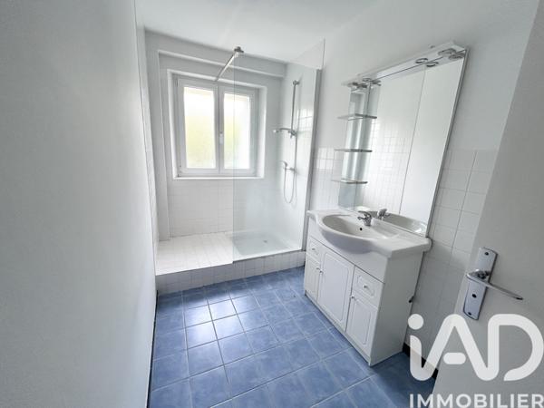 Location appartement 4 pièces 80 m² Bains