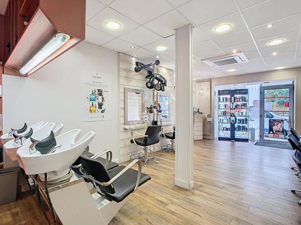 Nantes Petit Port - Salon de coiffure avec habitation