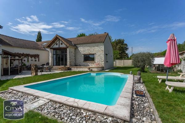 Maison à vendre 6 pièces 191m² Bruyères-le-Châtel (91680)
