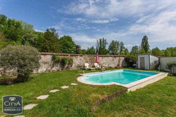 Maison à vendre 6 pièces 191m² Bruyères-le-Châtel (91680)