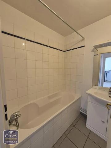 Appartement à louer 2 pièces 37m² Saint-Omer (62500)