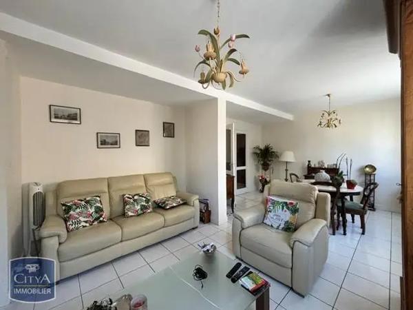 Appartement à louer 3 pièces 72.84m² Agen (47000)