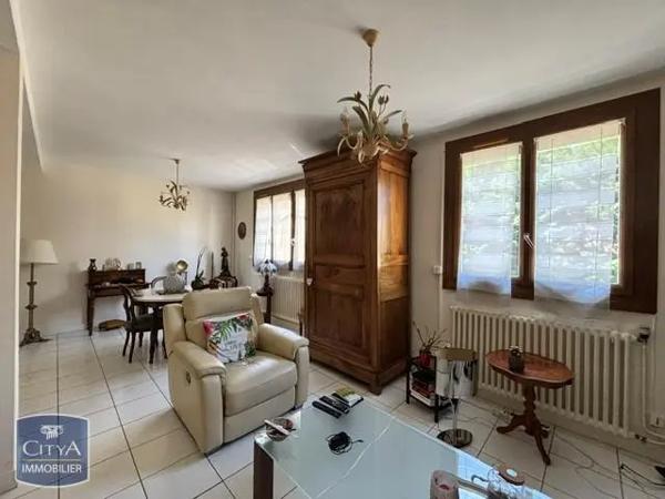 Appartement à louer 3 pièces 72.84m² Agen (47000)