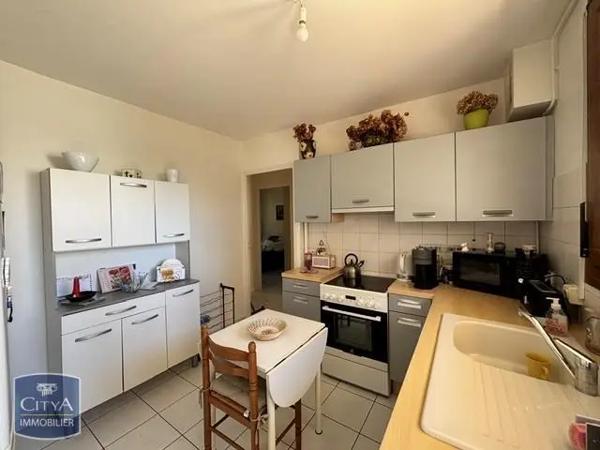 Appartement à louer 3 pièces 72.84m² Agen (47000)