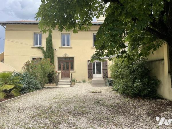 PROPRIETE AVEC HABITATION ET DEPENDANCES