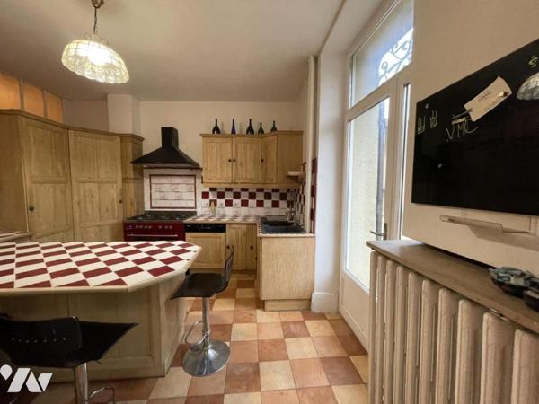 PROPRIETE AVEC HABITATION ET DEPENDANCES