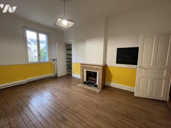 PROPRIETE AVEC HABITATION ET DEPENDANCES