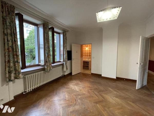 PROPRIETE AVEC HABITATION ET DEPENDANCES