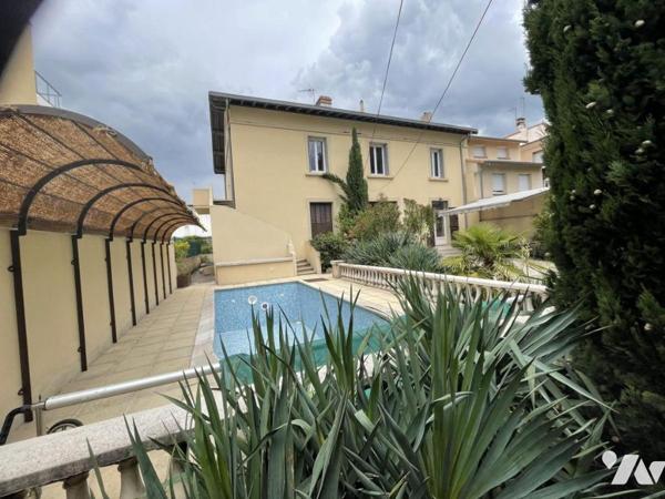 PROPRIETE AVEC HABITATION ET DEPENDANCES