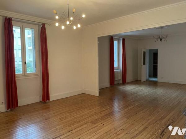 PROPRIETE AVEC HABITATION ET DEPENDANCES