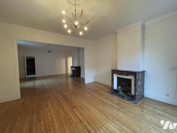 PROPRIETE AVEC HABITATION ET DEPENDANCES