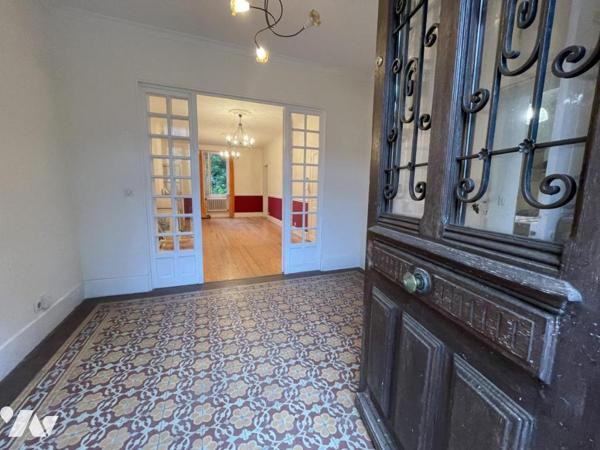 PROPRIETE AVEC HABITATION ET DEPENDANCES