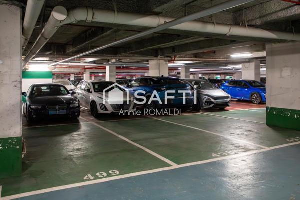 A NE PAS RATER : Dans une résidence très bien entretenue - Parking sécurisé centre ville de Suresnes - Caméra et  gardien lots de 6 places -