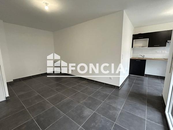 Location Appartement 2 pièces 43.1 m² - 4 TER RUE FONTAINE LA REINE Melun 77000