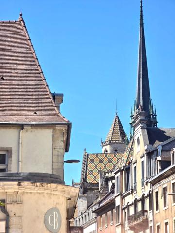 Dijon hyper-centre : 151 m² de caractère dans un Hôtel Particulier avec parking