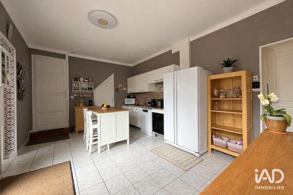 Maison à vendre 5 pièces 206 m² Saint-Pierre-du-Vauvray