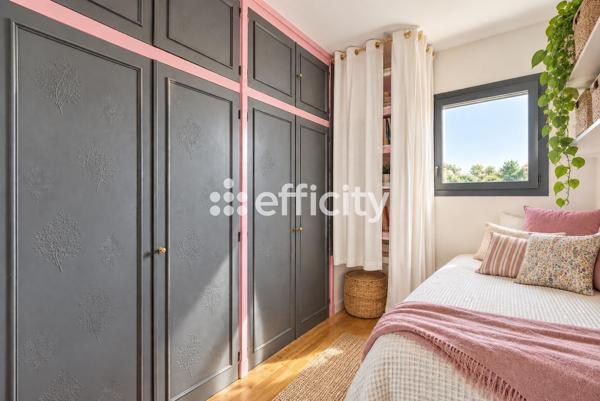 Maison
         6 pièces
        - 162 m² Bien prestige 565 000 € *