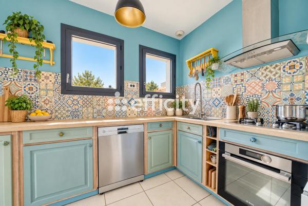 Maison
         6 pièces
        - 162 m² Bien prestige 565 000 € *