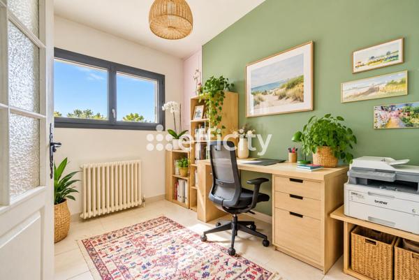 Maison
         6 pièces
        - 162 m² Bien prestige 565 000 € *