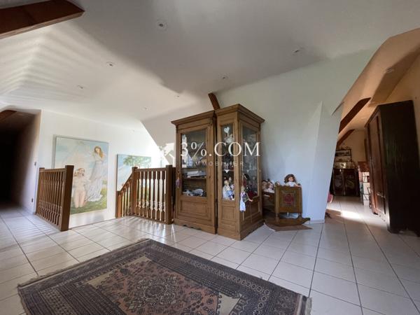 Maison 9 pièce(s) 6 chambre(s) 233.5 m²