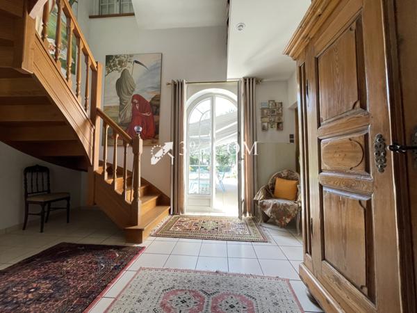 Maison 9 pièce(s) 6 chambre(s) 233.5 m²