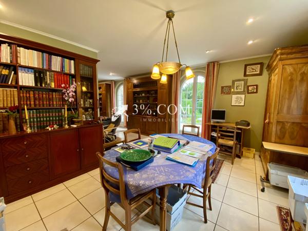 Maison 9 pièce(s) 6 chambre(s) 233.5 m²