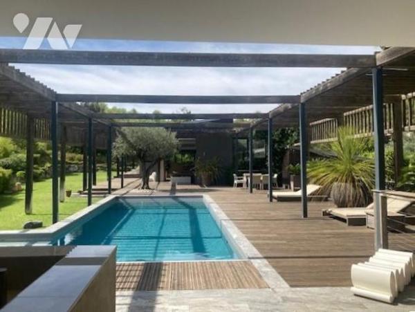 Vaste villa d'architecte contemporaine