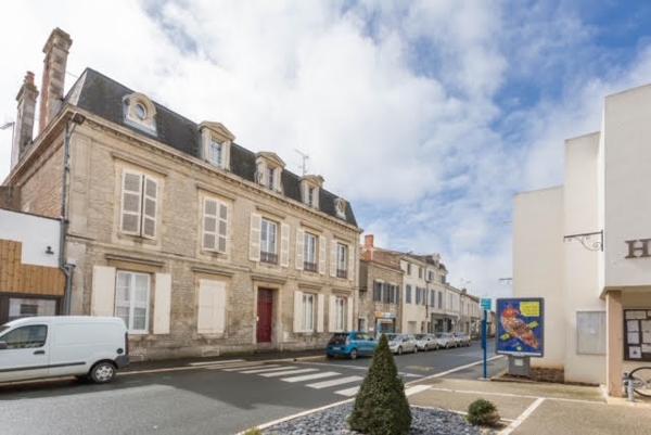 Location Appartement80 m² - 3 Pièces - LUCON (85400)