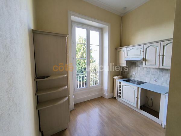 Location Appartement80 m² - 3 Pièces - LUCON (85400)