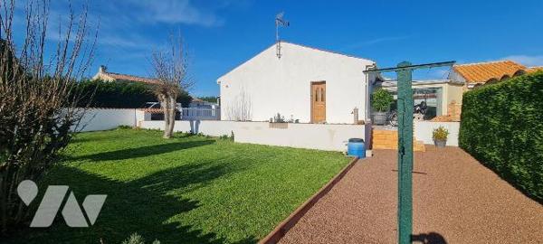 En Charente -Maritime, sur la commune de LE GUA, à 15 mn des plages, Maison en parfait état et ...