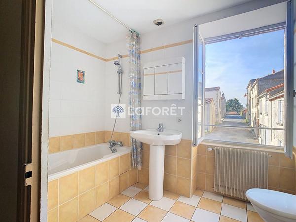 Achat maison Gourgé - 5 pièce(s) - 108 m² - 75 000 €