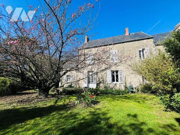 124 m², 3 chambres, grenier aménageable.
Dépendance, jardin 1 146 m² sud-ouest.