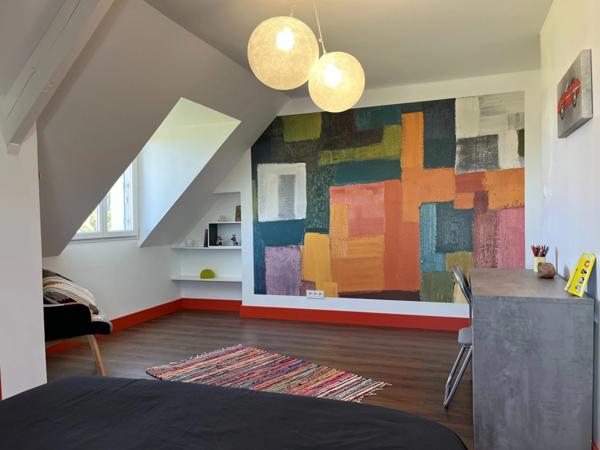 Maison à vendre 8 pièces (37) 6 chambres, double garage 1900m² terrain clos arboré Parfait état