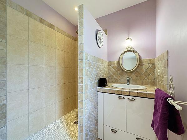 A vendre maison léojac (82) plain pied 3 chambres, bureau, piscine