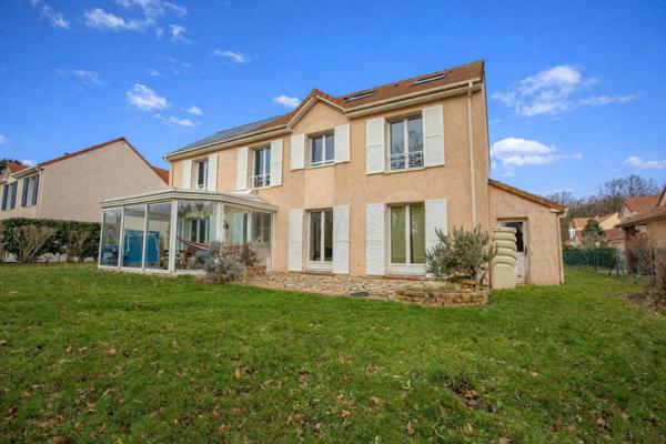 SUPERBE MASON FAMILIALE 205 m2
